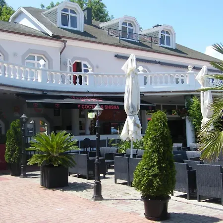 Y Panzio * Balatonlelle