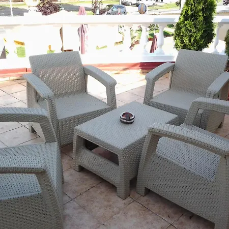 Y Panzio Balatonlelle